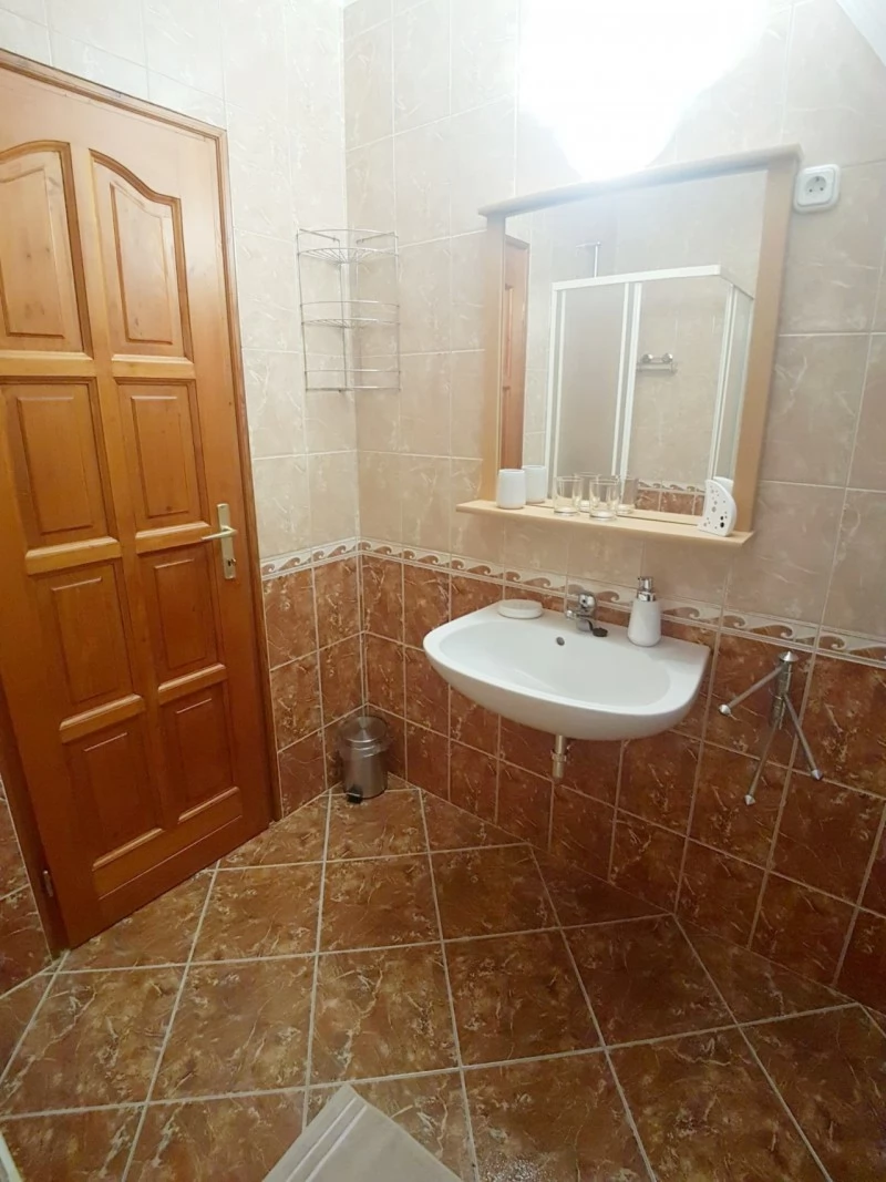 Cazare | Vilă (K0903-54) Imaginea poate fi supusă drepturilor de autor. Se recomandă contactarea titularului drepturilor. Cazare | Vilă (K0903-54) Imaginea poate fi supusă drepturilor de autor. Se recomandă contactarea titularului drepturilor.