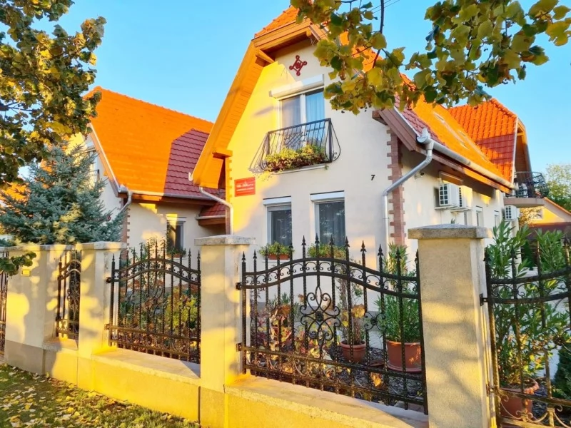 Cazare | Vilă (K0903-65) Imaginea poate fi supusă drepturilor de autor. Se recomandă contactarea titularului drepturilor. Cazare | Vilă (K0903-65) Imaginea poate fi supusă drepturilor de autor. Se recomandă contactarea titularului drepturilor.