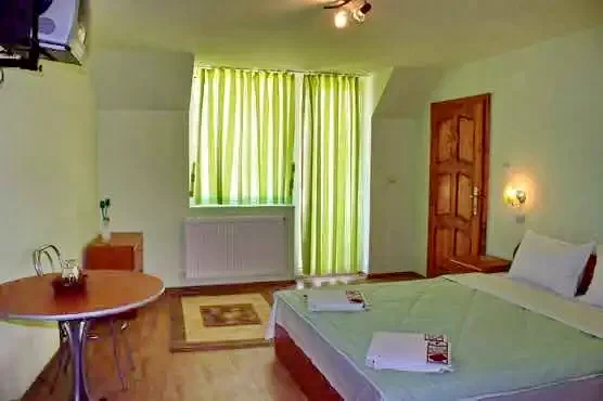 Sibiu Cazare | Pensiune (K0392-10) Imaginea poate fi supusă drepturilor de autor. Se recomandă contactarea titularului drepturilor.