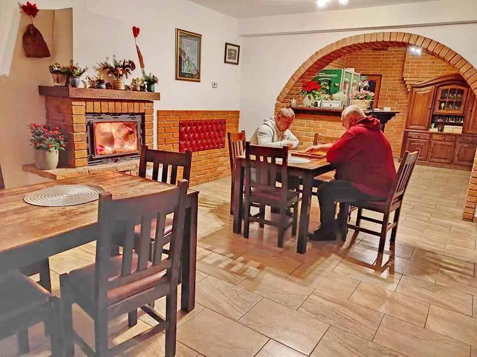 Cazare Lupeni - Pensiunea Barangoló *** | Farkaslaka - Barangoló Panzió ***. Imaginea poate fi supusă drepturilor de autor. Se recomandă contactarea titularului drepturilor.