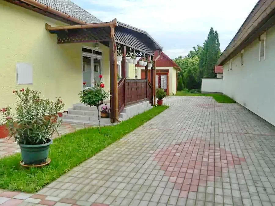Cazare Hajdúszoboszló / Tar-Lak Vendégház. Imaginea poate fi supusă drepturilor de autor. Se recomandă contactarea titularului drepturilor.
