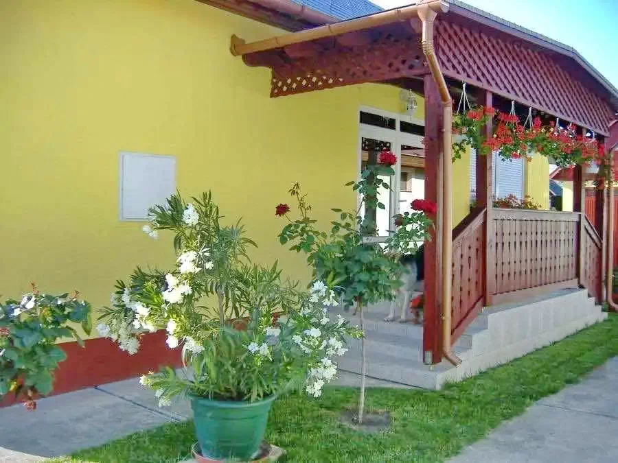 Cazare | Cabană (K0833-7) Imaginea poate fi supusă drepturilor de autor. Se recomandă contactarea titularului drepturilor. Cazare | Cabană (K0833-7) Imaginea poate fi supusă drepturilor de autor. Se recomandă contactarea titularului drepturilor.