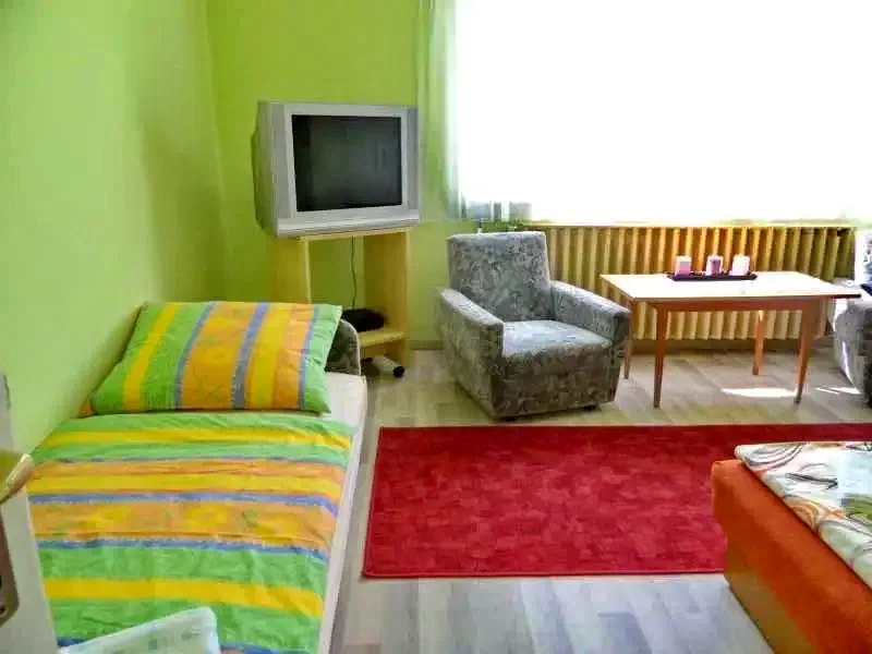 Cazare | Cabană (K0833-11) Imaginea poate fi supusă drepturilor de autor. Se recomandă contactarea titularului drepturilor. Cazare | Cabană (K0833-11) Imaginea poate fi supusă drepturilor de autor. Se recomandă contactarea titularului drepturilor.