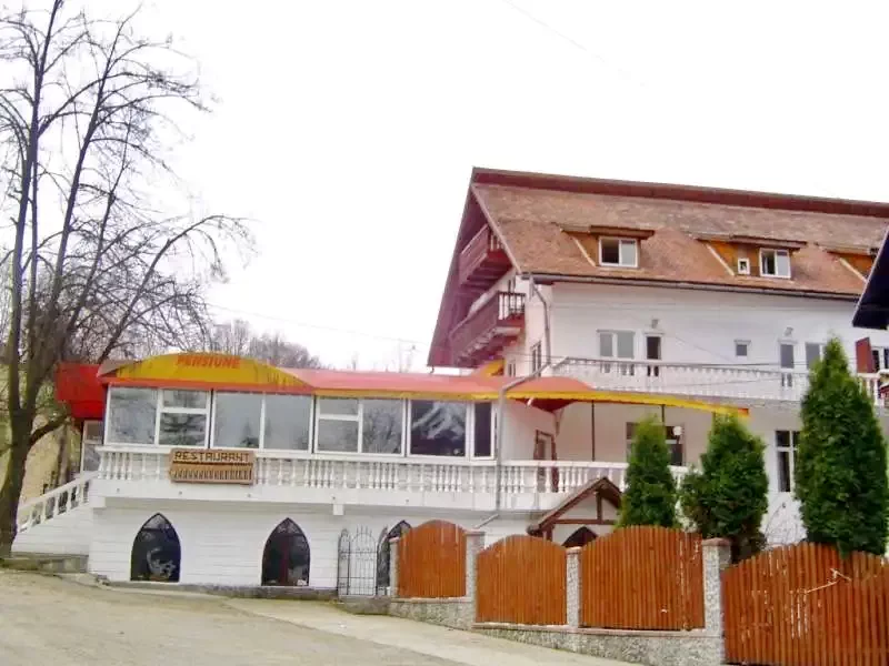 Bran Cazare | Pensiune (K1189-35) Imaginea poate fi supusă drepturilor de autor. Se recomandă contactarea titularului drepturilor.