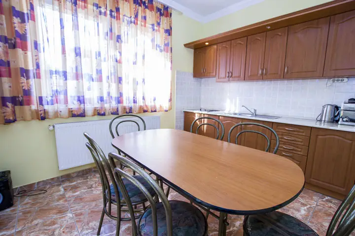 Cazare | Casă de oaspeți (K0771-1) Imaginea poate fi supusă drepturilor de autor. Se recomandă contactarea titularului drepturilor. Cazare | Casă de oaspeți (K0771-1) Imaginea poate fi supusă drepturilor de autor. Se recomandă contactarea titularului drepturilor.