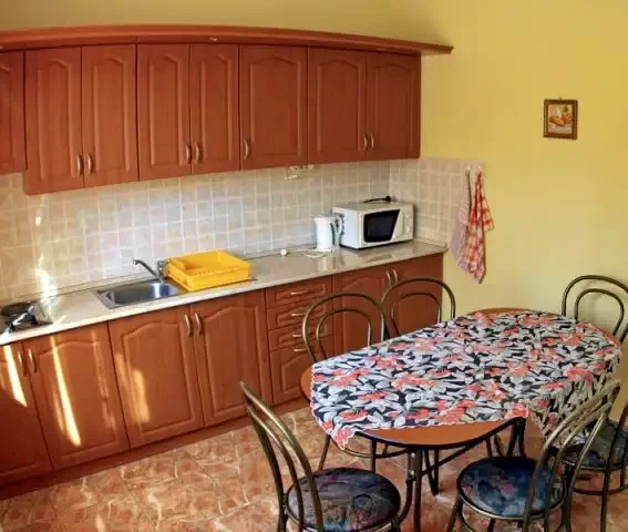 Cazare | Casă de oaspeți (K0771-10) Imaginea poate fi supusă drepturilor de autor. Se recomandă contactarea titularului drepturilor. Cazare | Casă de oaspeți (K0771-10) Imaginea poate fi supusă drepturilor de autor. Se recomandă contactarea titularului drepturilor.