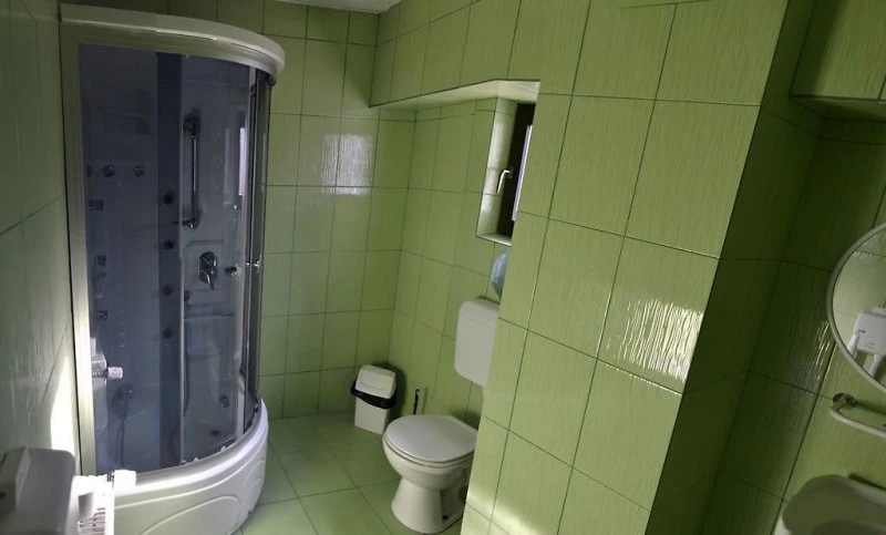 Cazare Reghin - Hotel Monte Cristo *** | Szászrégen - Monte Cristo Hotel ***. Imaginea poate fi supusă drepturilor de autor. Se recomandă contactarea titularului drepturilor.