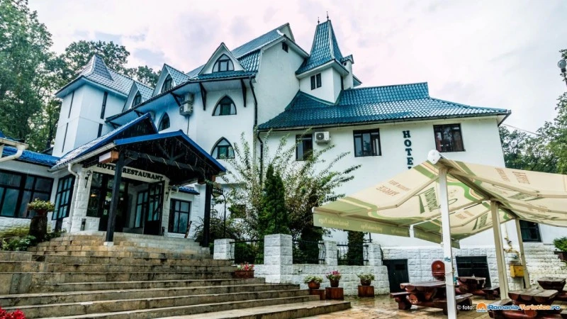 Cazare Reghin - Hotel Monte Cristo *** | Szászrégen - Monte Cristo Hotel ***. Imaginea poate fi supusă drepturilor de autor. Se recomandă contactarea titularului drepturilor.