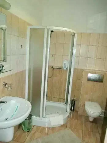 Satu Mare Cazare | Motel (K1142-30) Imaginea poate fi supusă drepturilor de autor. Se recomandă contactarea titularului drepturilor.