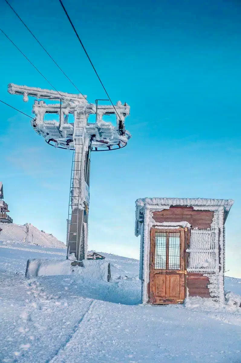 Cazare Harghita Madaras - Cabana Mădăraș** | Madarasi Hargita - Madarasi Menedékház** . Imaginea poate fi supusă drepturilor de autor. Se recomandă contactarea titularului drepturilor.