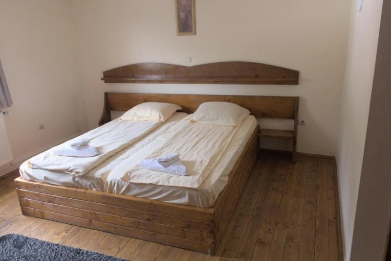 Vișeu de Sus Cazare | Pensiune (K1056-58) Imaginea poate fi supusă drepturilor de autor. Se recomandă contactarea titularului drepturilor. Vișeu de Sus Cazare | Pensiune (K1056-58) Imaginea poate fi supusă drepturilor de autor. Se recomandă contactarea titularului drepturilor.