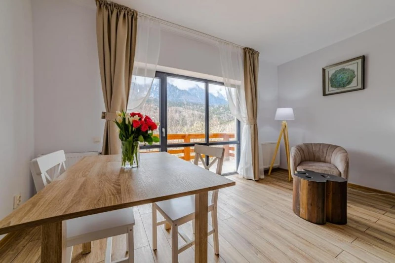 Bușteni Szállás | Hotel‑apartman (K1585-23) A kép szerzői jogvédelem alatt állhat. Javasolt a kapcsolatfelvétel a jog tulajdonossal. Bușteni Szállás | Hotel‑apartman (K1585-23) A kép szerzői jogvédelem alatt állhat. Javasolt a kapcsolatfelvétel a jog tulajdonossal.