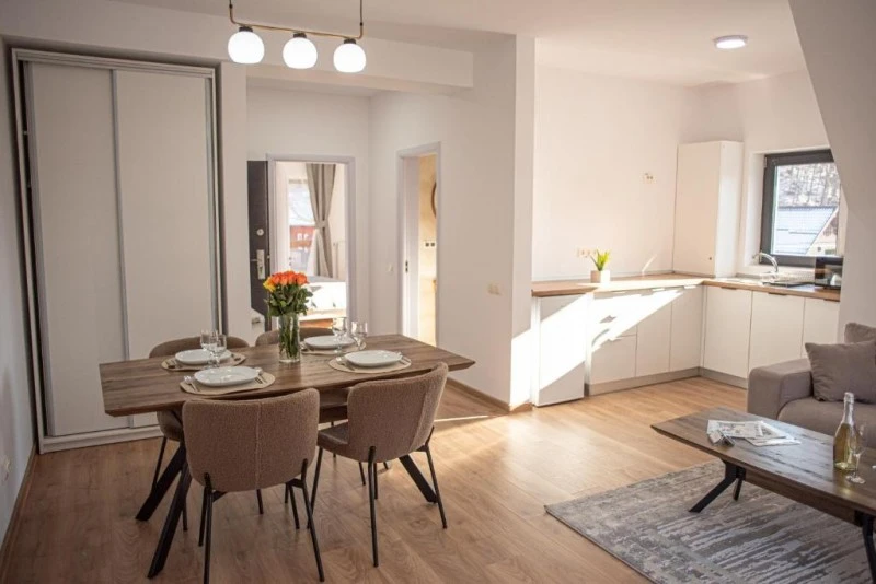 Bușteni Cazare | Hotel-apartament (K1585-55) Imaginea poate fi supusă drepturilor de autor. Se recomandă contactarea titularului drepturilor. Bușteni Cazare | Hotel-apartament (K1585-55) Imaginea poate fi supusă drepturilor de autor. Se recomandă contactarea titularului drepturilor.