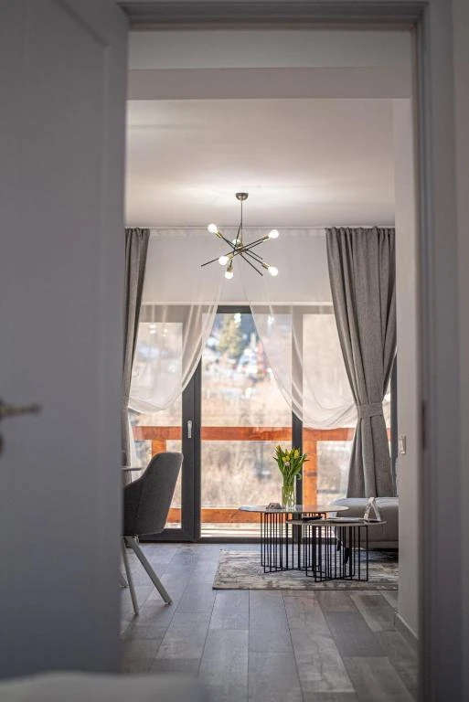 Bușteni Cazare | Hotel-apartament (K1585-59) Imaginea poate fi supusă drepturilor de autor. Se recomandă contactarea titularului drepturilor. Bușteni Cazare | Hotel-apartament (K1585-59) Imaginea poate fi supusă drepturilor de autor. Se recomandă contactarea titularului drepturilor.