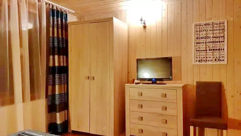 Cazare Valea Boghii - Cabana Krokusz | Boga-völgye - Krókusz kulcsosház. Imaginea poate fi supusă drepturilor de autor. Se recomandă contactarea titularului drepturilor.