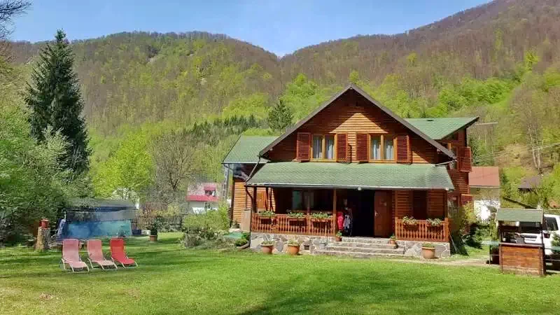 Cazare Valea Boghii - Cabana Krokusz | Boga-völgye - Krókusz kulcsosház. Imaginea poate fi supusă drepturilor de autor. Se recomandă contactarea titularului drepturilor.