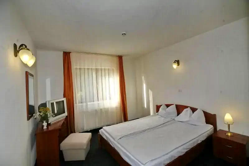 Borșa Cazare | Hotel*** (K0984-17) Imaginea poate fi supusă drepturilor de autor. Se recomandă contactarea titularului drepturilor. Borșa Cazare | Hotel*** (K0984-17) Imaginea poate fi supusă drepturilor de autor. Se recomandă contactarea titularului drepturilor.
