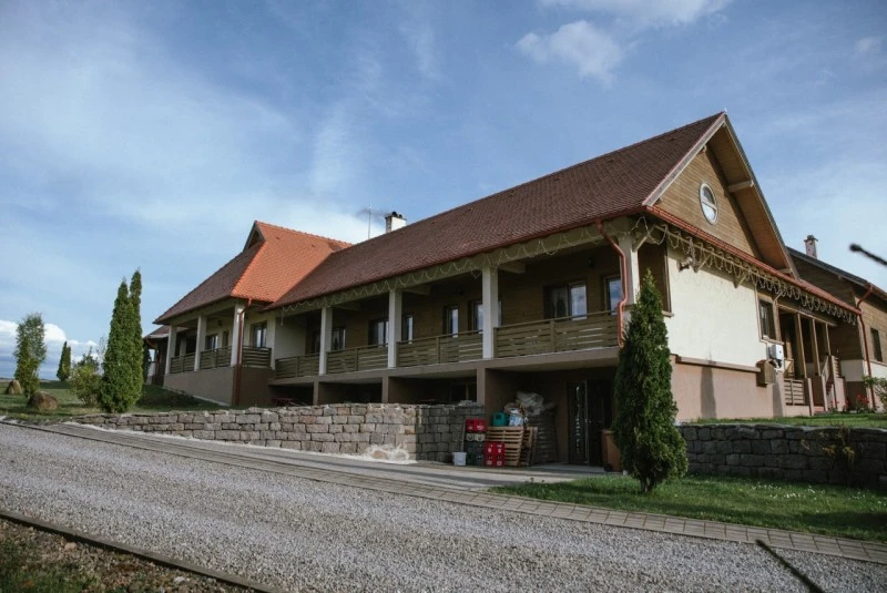 Căpâlnița Cazare | Pensiune (K1240-57) Imaginea poate fi supusă drepturilor de autor. Se recomandă contactarea titularului drepturilor. Căpâlnița Cazare | Pensiune (K1240-57) Imaginea poate fi supusă drepturilor de autor. Se recomandă contactarea titularului drepturilor.