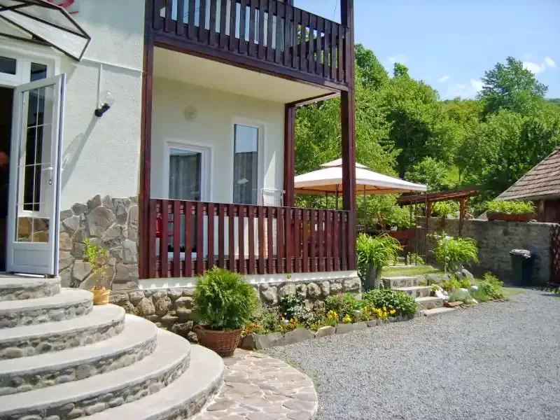 Sovata Cazare | Vilă (K0331-10) Imaginea poate fi supusă drepturilor de autor. Se recomandă contactarea titularului drepturilor. Sovata Cazare | Vilă (K0331-10) Imaginea poate fi supusă drepturilor de autor. Se recomandă contactarea titularului drepturilor.