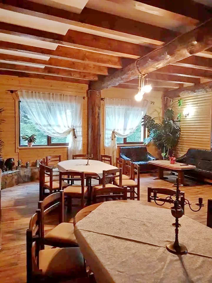 Ceahlău Cazare | Pensiune (K0688-3) Imaginea poate fi supusă drepturilor de autor. Se recomandă contactarea titularului drepturilor.