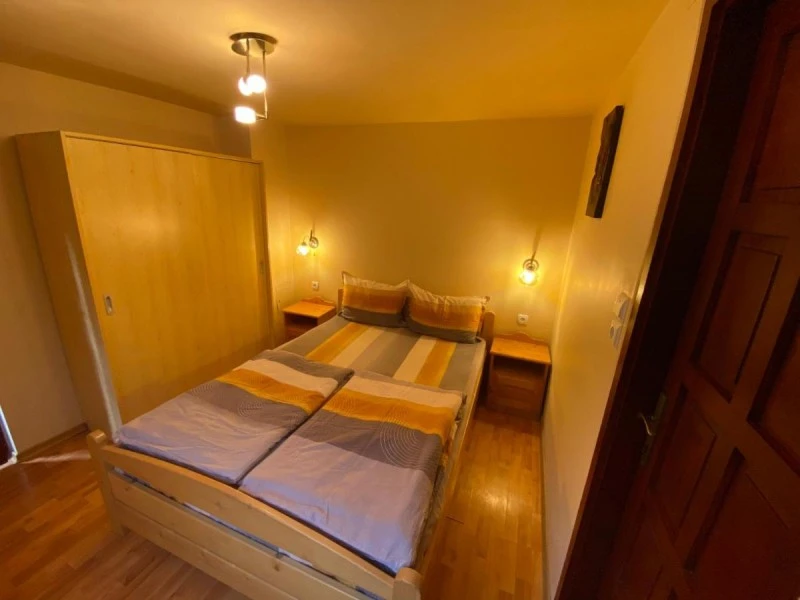 Cazare Miercurea Ciuc - Cabana Miska | Csíkszereda - Miska Kulcsosház. Imaginea poate fi supusă drepturilor de autor. Se recomandă contactarea titularului drepturilor.