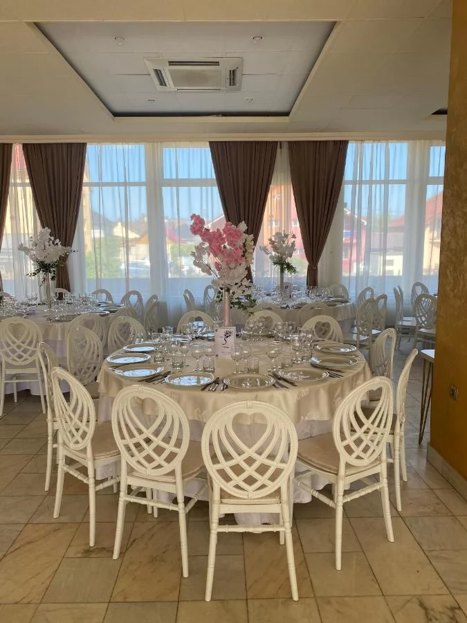 Cazare Bistrița - Hotel Diana*** | Beszterce - Diana Hotel*** . Imaginea poate fi supusă drepturilor de autor. Se recomandă contactarea titularului drepturilor.