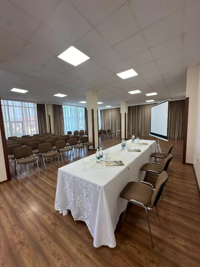 Cazare Bistrița - Hotel Diana*** | Beszterce - Diana Hotel*** . Imaginea poate fi supusă drepturilor de autor. Se recomandă contactarea titularului drepturilor.