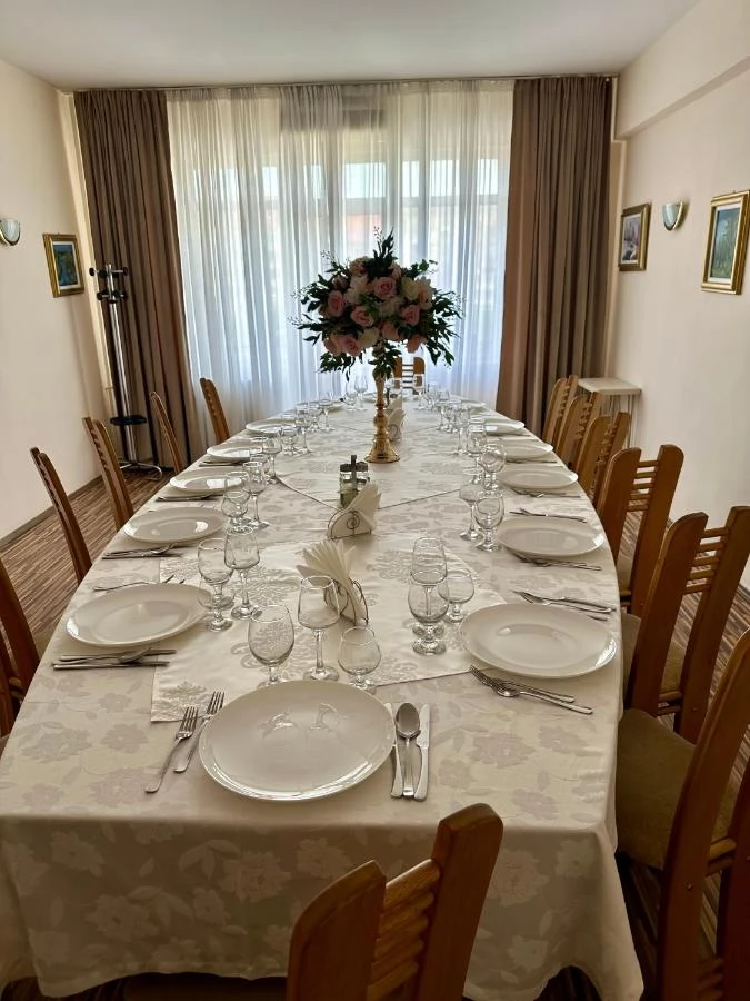 Cazare Bistrița - Hotel Diana*** | Beszterce - Diana Hotel*** . Imaginea poate fi supusă drepturilor de autor. Se recomandă contactarea titularului drepturilor.