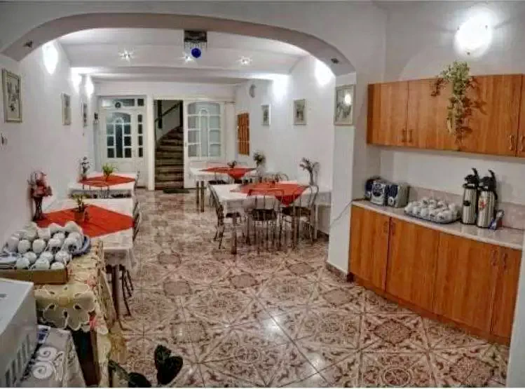 Sibiu Cazare | Pensiune (K0598-1) Imaginea poate fi supusă drepturilor de autor. Se recomandă contactarea titularului drepturilor.