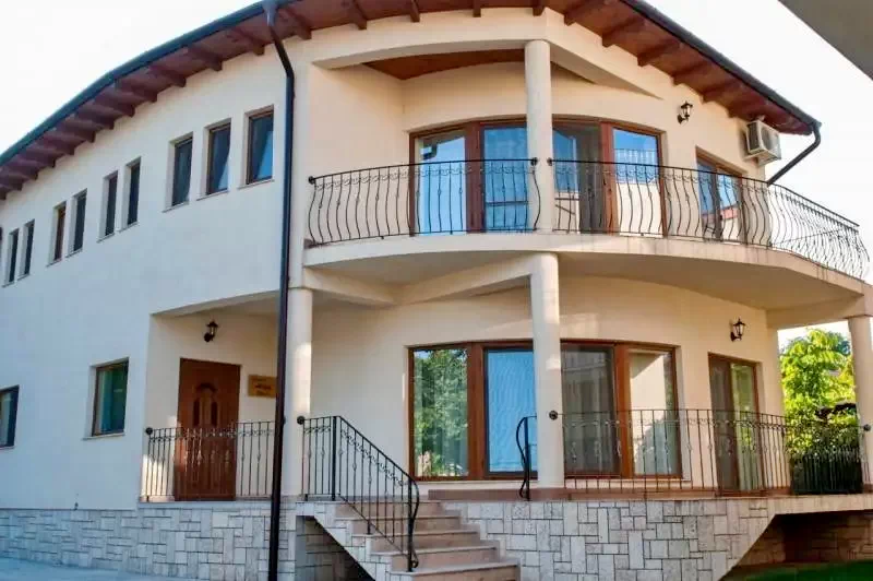 Eforie Nord Cazare | Vilă (K1322-39) Imaginea poate fi supusă drepturilor de autor. Se recomandă contactarea titularului drepturilor. Eforie Nord Cazare | Vilă (K1322-39) Imaginea poate fi supusă drepturilor de autor. Se recomandă contactarea titularului drepturilor.