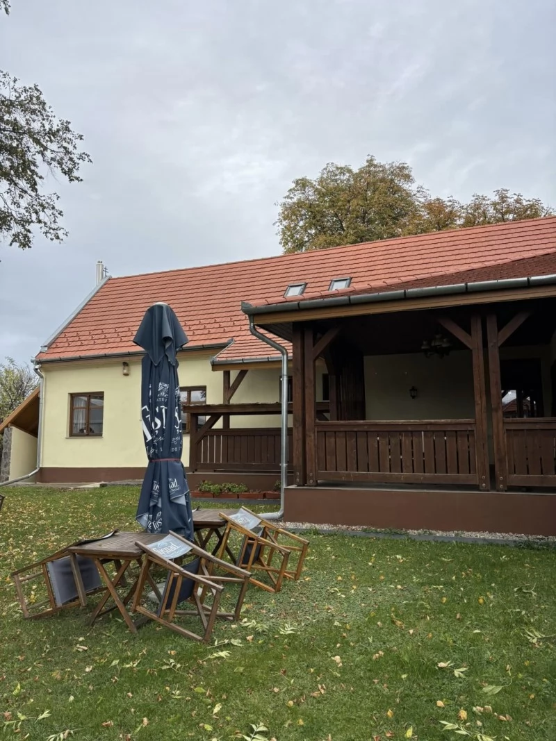 Csíksomlyó, Csíkszereda Szállás | Vendégház (K1504-38) A kép szerzői jogvédelem alatt állhat. Javasolt a kapcsolatfelvétel a jog tulajdonossal. Csíksomlyó, Csíkszereda Szállás | Vendégház (K1504-38) A kép szerzői jogvédelem alatt állhat. Javasolt a kapcsolatfelvétel a jog tulajdonossal.