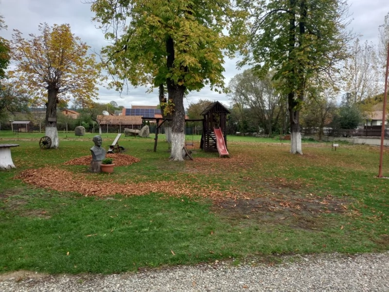 Șumuleu Ciuc, Miercurea Ciuc Cazare | Casă de oaspeți (K1504-60) Imaginea poate fi supusă drepturilor de autor. Se recomandă contactarea titularului drepturilor. Șumuleu Ciuc, Miercurea Ciuc Cazare | Casă de oaspeți (K1504-60) Imaginea poate fi supusă drepturilor de autor. Se recomandă contactarea titularului drepturilor.