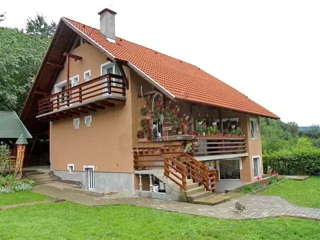 Sovata Cazare | Cabană (K0605-18) Imaginea poate fi supusă drepturilor de autor. Se recomandă contactarea titularului drepturilor.