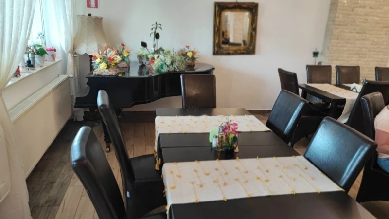 Hátszeg Szállás | Motel (K1547-6) A kép szerzői jogvédelem alatt állhat. Javasolt a kapcsolatfelvétel a jog tulajdonossal. Hátszeg Szállás | Motel (K1547-6) A kép szerzői jogvédelem alatt állhat. Javasolt a kapcsolatfelvétel a jog tulajdonossal.