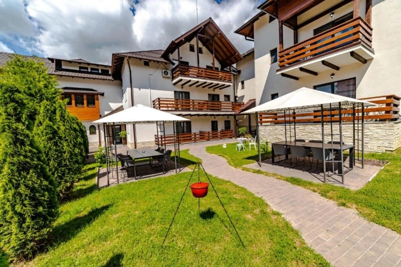 Bușteni Cazare | Hotel-apartament (K1582-34) Imaginea poate fi supusă drepturilor de autor. Se recomandă contactarea titularului drepturilor.