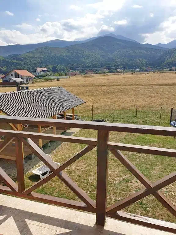 Sâmbăta de Sus Cazare | Pensiune (K1109-15) Imaginea poate fi supusă drepturilor de autor. Se recomandă contactarea titularului drepturilor. Sâmbăta de Sus Cazare | Pensiune (K1109-15) Imaginea poate fi supusă drepturilor de autor. Se recomandă contactarea titularului drepturilor.