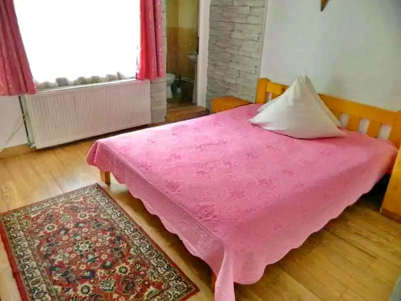 Ocna Șugatag Cazare | Pensiune (K1007-24) Imaginea poate fi supusă drepturilor de autor. Se recomandă contactarea titularului drepturilor. Ocna Șugatag Cazare | Pensiune (K1007-24) Imaginea poate fi supusă drepturilor de autor. Se recomandă contactarea titularului drepturilor.