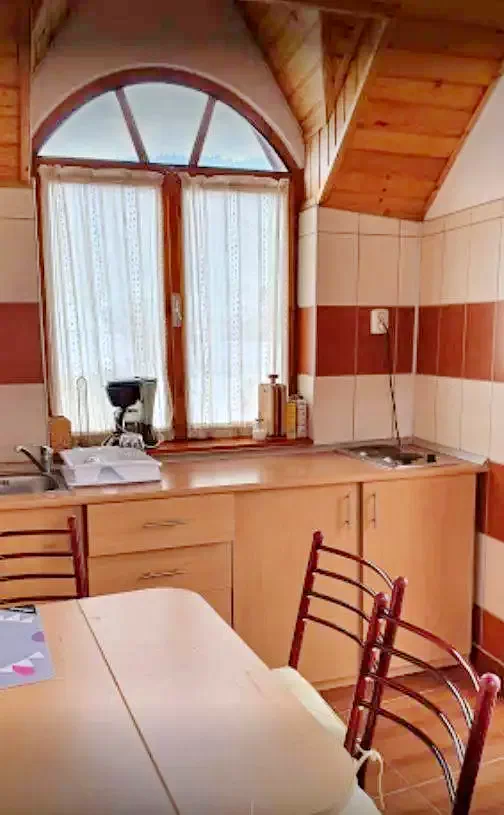 Nagyszeben Szállás | Panzió (K0394-6) A kép szerzői jogvédelem alatt állhat. Javasolt a kapcsolatfelvétel a jog tulajdonossal. Nagyszeben Szállás | Panzió (K0394-6) A kép szerzői jogvédelem alatt állhat. Javasolt a kapcsolatfelvétel a jog tulajdonossal.