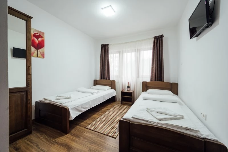 Homoródfürdő Szállás | Kulcsosház (K1253-21) A kép szerzői jogvédelem alatt állhat. Javasolt a kapcsolatfelvétel a jog tulajdonossal. Homoródfürdő Szállás | Kulcsosház (K1253-21) A kép szerzői jogvédelem alatt állhat. Javasolt a kapcsolatfelvétel a jog tulajdonossal.