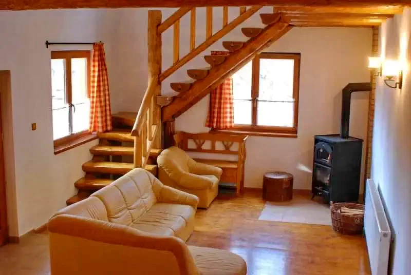 Izvoare Cazare | Cabană (K0674-5) Imaginea poate fi supusă drepturilor de autor. Se recomandă contactarea titularului drepturilor. Izvoare Cazare | Cabană (K0674-5) Imaginea poate fi supusă drepturilor de autor. Se recomandă contactarea titularului drepturilor.