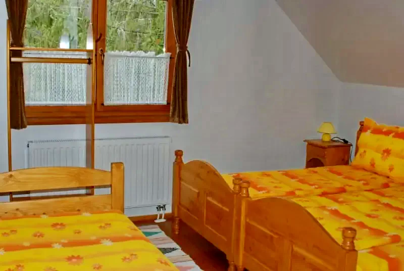 Ivó Szállás | Kulcsosház (K0674-7) A kép szerzői jogvédelem alatt állhat. Javasolt a kapcsolatfelvétel a jog tulajdonossal. Ivó Szállás | Kulcsosház (K0674-7) A kép szerzői jogvédelem alatt állhat. Javasolt a kapcsolatfelvétel a jog tulajdonossal.