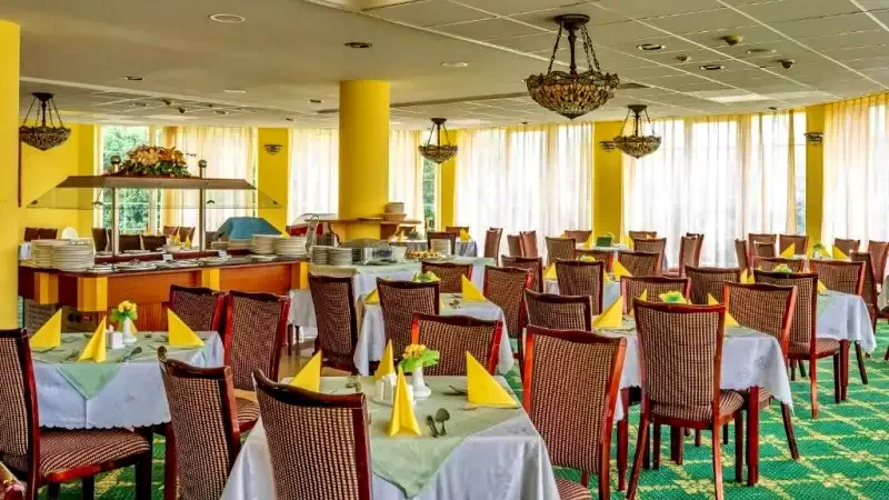 Esztergom Cazare | Hotel*** (K0758-14) Imaginea poate fi supusă drepturilor de autor. Se recomandă contactarea titularului drepturilor. Esztergom Cazare | Hotel*** (K0758-14) Imaginea poate fi supusă drepturilor de autor. Se recomandă contactarea titularului drepturilor.