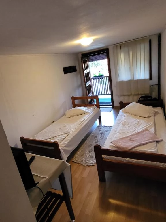 Szállás Miercurea Ciuc - Pensiunea Betty** | Csíkszereda - Betty Panzió **. A kép szerzői jogvédelem alatt állhat. Javasolt a kapcsolatfelvétel a jog tulajdonossal.