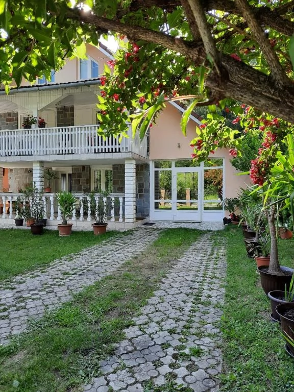 Cazare Sovata - Vila Ibis** | Szováta - Ibis Villa** . Imaginea poate fi supusă drepturilor de autor. Se recomandă contactarea titularului drepturilor.