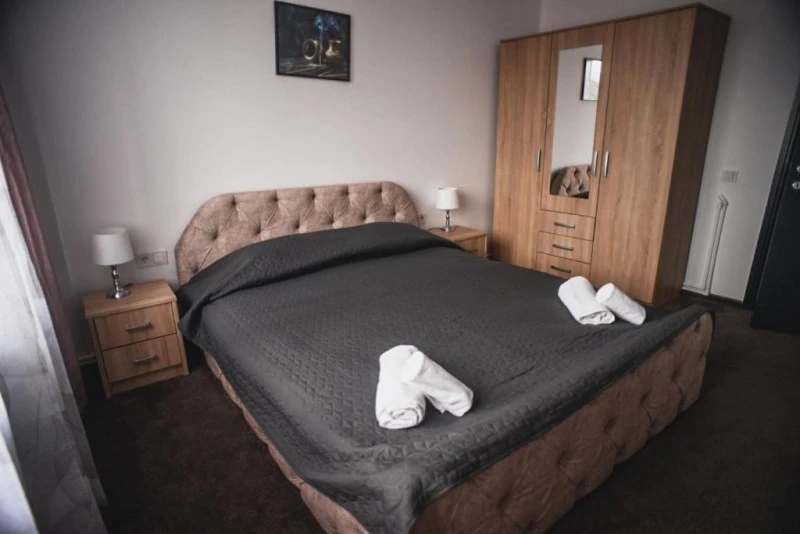 Petroșani Cazare | Hotel*** (K1580-33) Imaginea poate fi supusă drepturilor de autor. Se recomandă contactarea titularului drepturilor. Petroșani Cazare | Hotel*** (K1580-33) Imaginea poate fi supusă drepturilor de autor. Se recomandă contactarea titularului drepturilor.