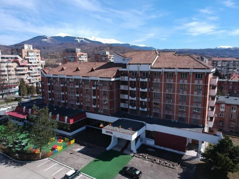 Petroșani Cazare | Hotel*** (K1580-36) Imaginea poate fi supusă drepturilor de autor. Se recomandă contactarea titularului drepturilor. Petroșani Cazare | Hotel*** (K1580-36) Imaginea poate fi supusă drepturilor de autor. Se recomandă contactarea titularului drepturilor.