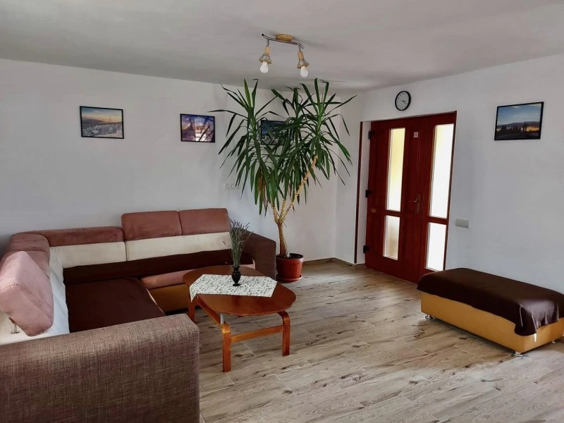 Harghita-Băi Cazare | Cabană (K1215-2) Imaginea poate fi supusă drepturilor de autor. Se recomandă contactarea titularului drepturilor. Harghita-Băi Cazare | Cabană (K1215-2) Imaginea poate fi supusă drepturilor de autor. Se recomandă contactarea titularului drepturilor.