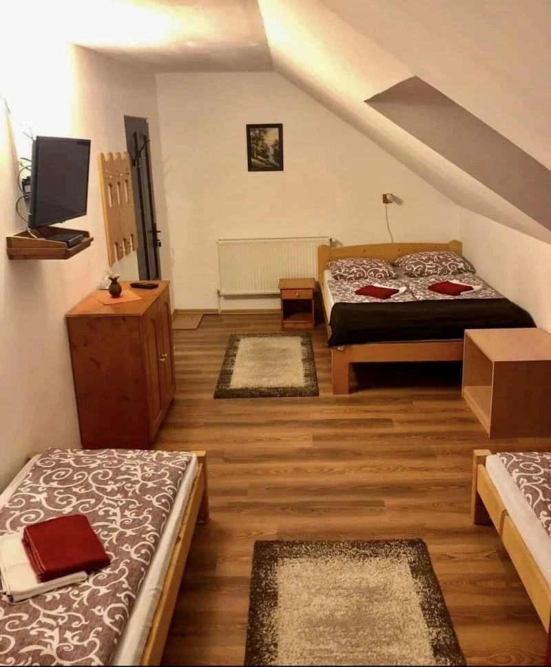 Harghita-Băi Cazare | Cabană (K1215-36) Imaginea poate fi supusă drepturilor de autor. Se recomandă contactarea titularului drepturilor. Harghita-Băi Cazare | Cabană (K1215-36) Imaginea poate fi supusă drepturilor de autor. Se recomandă contactarea titularului drepturilor.
