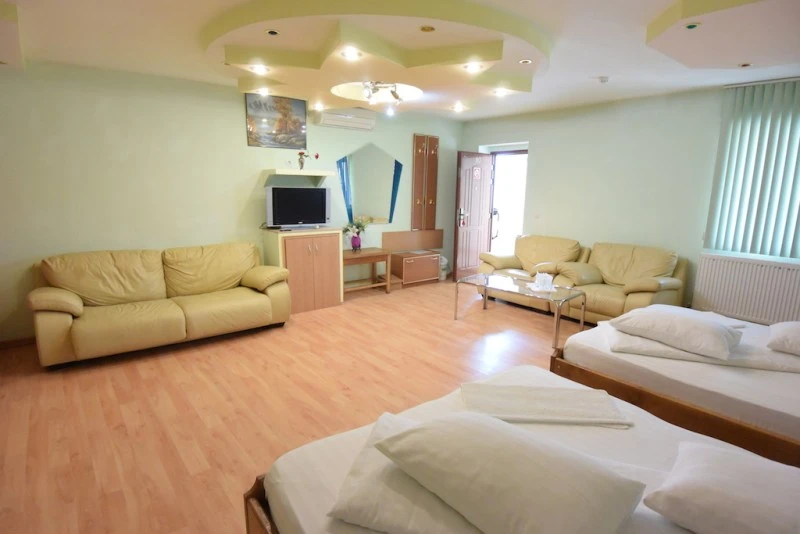 Temesvár Szállás | Hotel*** (K1578-36) A kép szerzői jogvédelem alatt állhat. Javasolt a kapcsolatfelvétel a jog tulajdonossal. Temesvár Szállás | Hotel*** (K1578-36) A kép szerzői jogvédelem alatt állhat. Javasolt a kapcsolatfelvétel a jog tulajdonossal.