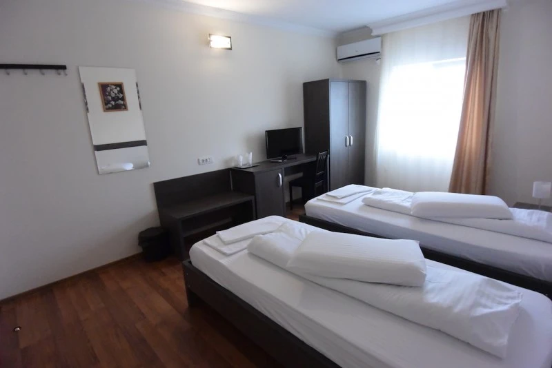 Temesvár Szállás | Hotel*** (K1578-45) A kép szerzői jogvédelem alatt állhat. Javasolt a kapcsolatfelvétel a jog tulajdonossal. Temesvár Szállás | Hotel*** (K1578-45) A kép szerzői jogvédelem alatt állhat. Javasolt a kapcsolatfelvétel a jog tulajdonossal.